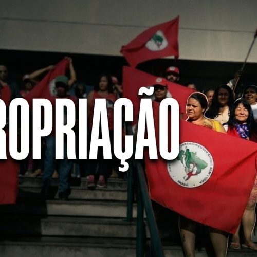 O Teatro da Indignação: Como um Vídeo de 12 Horas Revela a Verdadeira Função do Poder Político